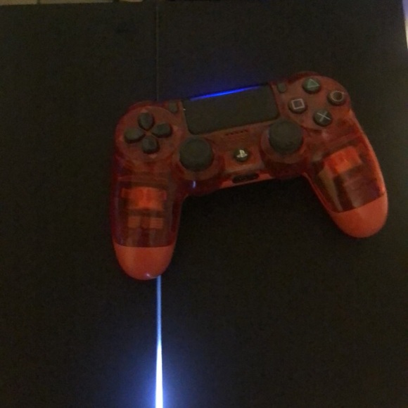 PS4 with controller & mic - Picture 2 of 4